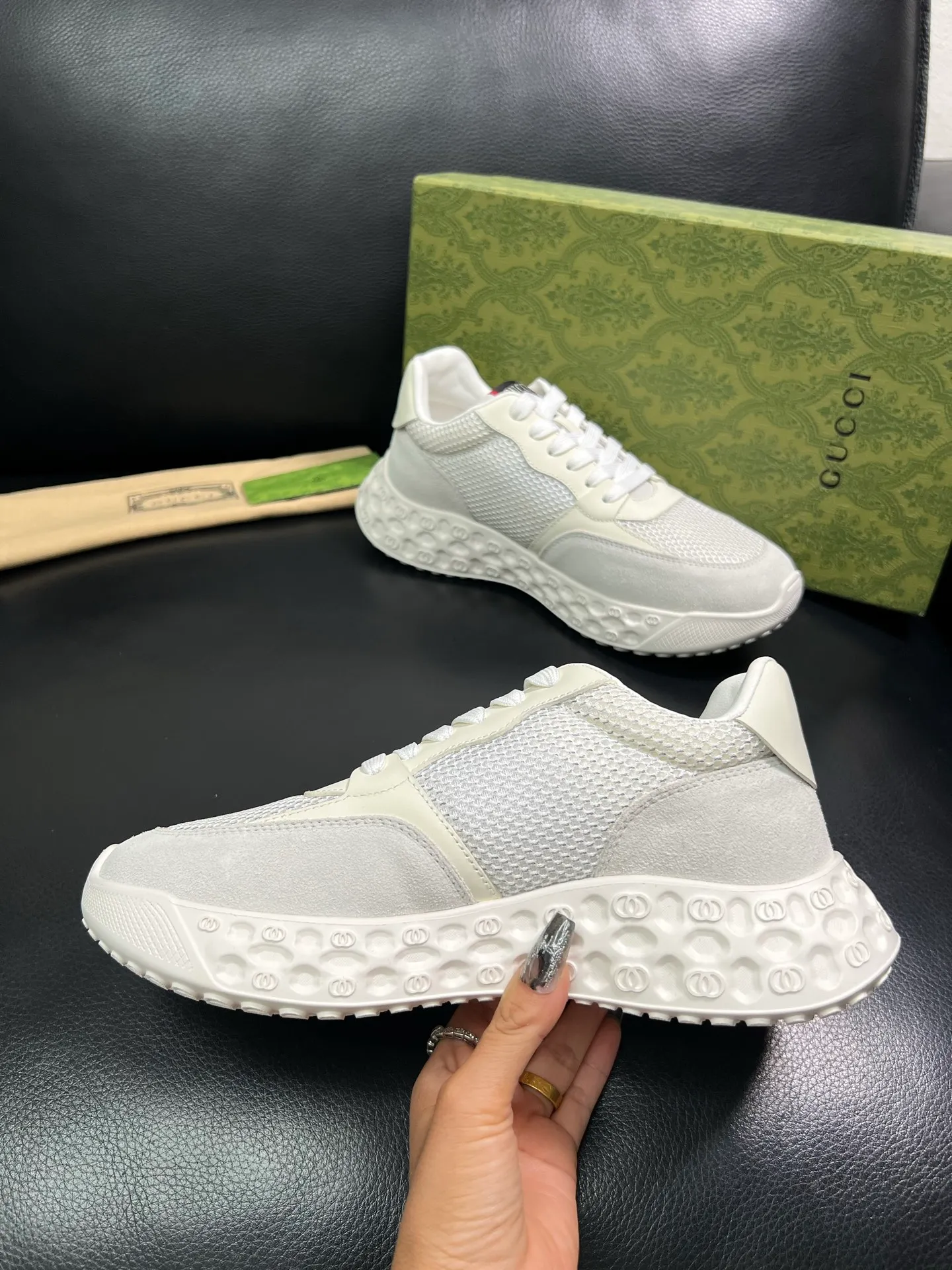 Men's shoes 💰780 Gucci top purchasing agency Gucci counter synchronization. Original factory configuration imported cowhide from Italy with mesh fabric, high-quality splicing and complex craftsmanship, imported cowhide lining, sole: original factory specially provided original sole super comfortable, original factory with single goods high quality, welcome to compare, code number 39-44 (customized 38 45) 85856